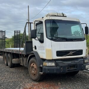 CAMINHÃO VOLVO VM 260 6X4R ANO 2008